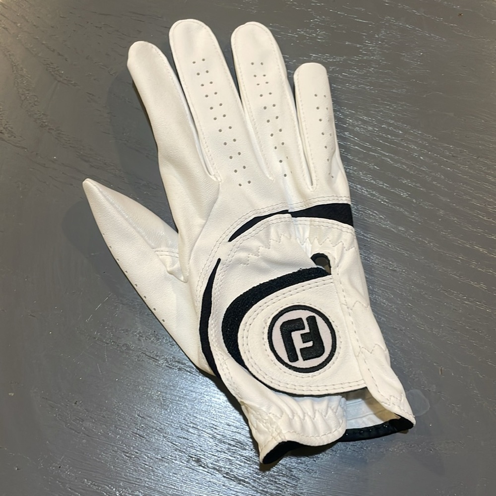 Foot Joy right handed golf glove for left-handed player, size medium - Picture 2 of 4